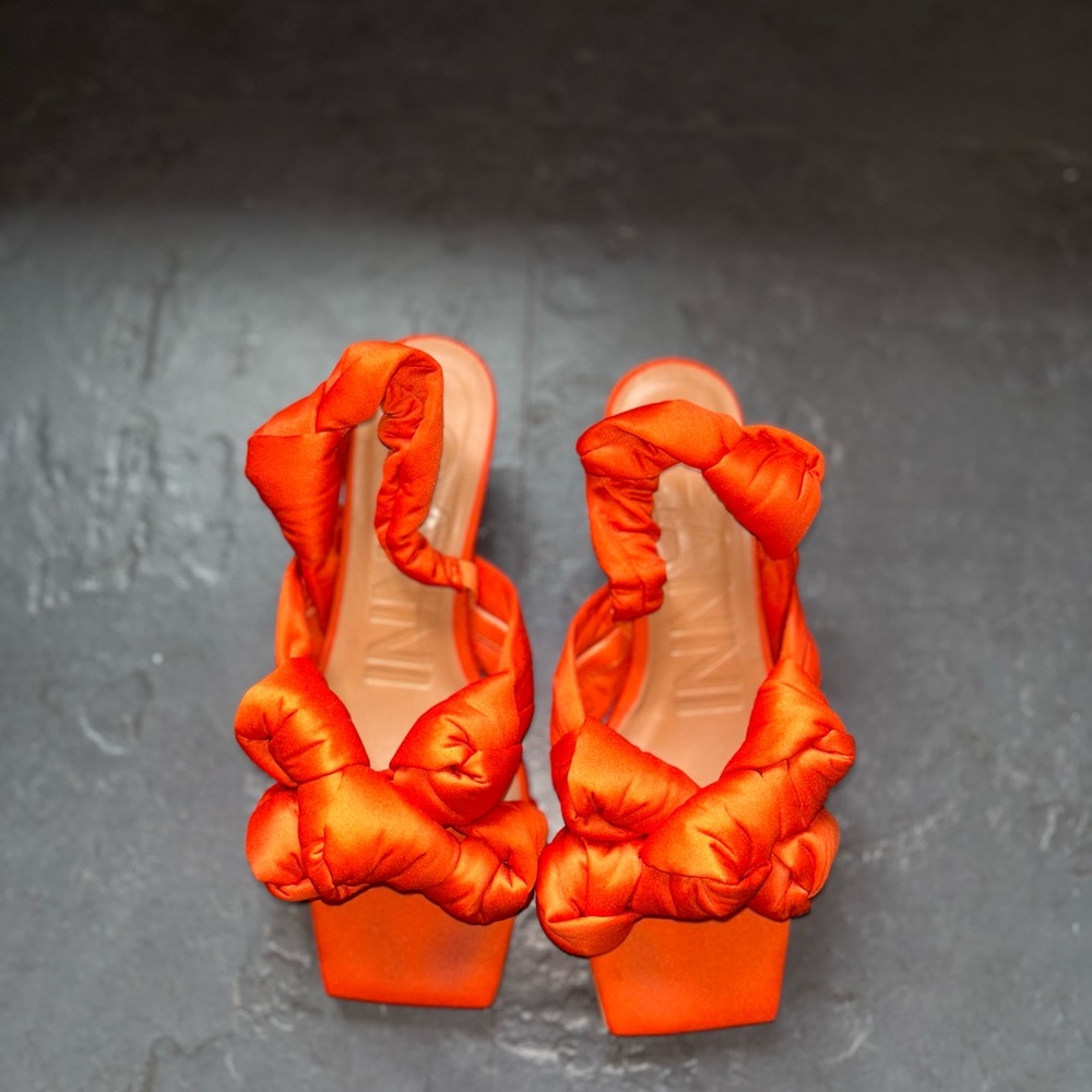 GANNI Elegant kitten heel